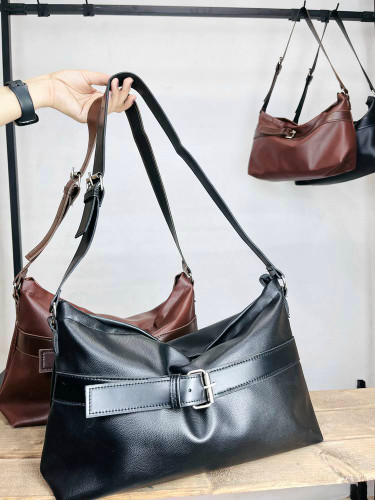 سایز:۲۴*۴۲ کیف زنانه کمربندی در دو رنگ مشکی و شکلاتی جنس مشکی شرانگ و شکلاتی مخمل ترند با کیفیت عالی