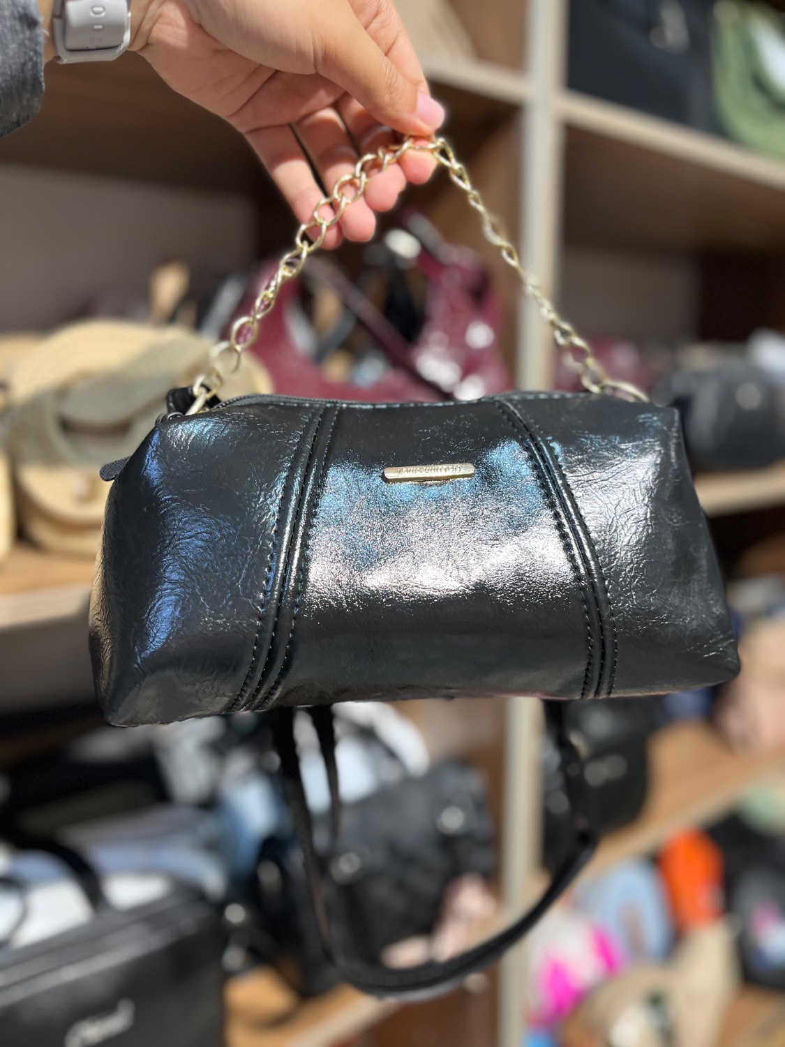 کیف ورنی Louis Vuitton