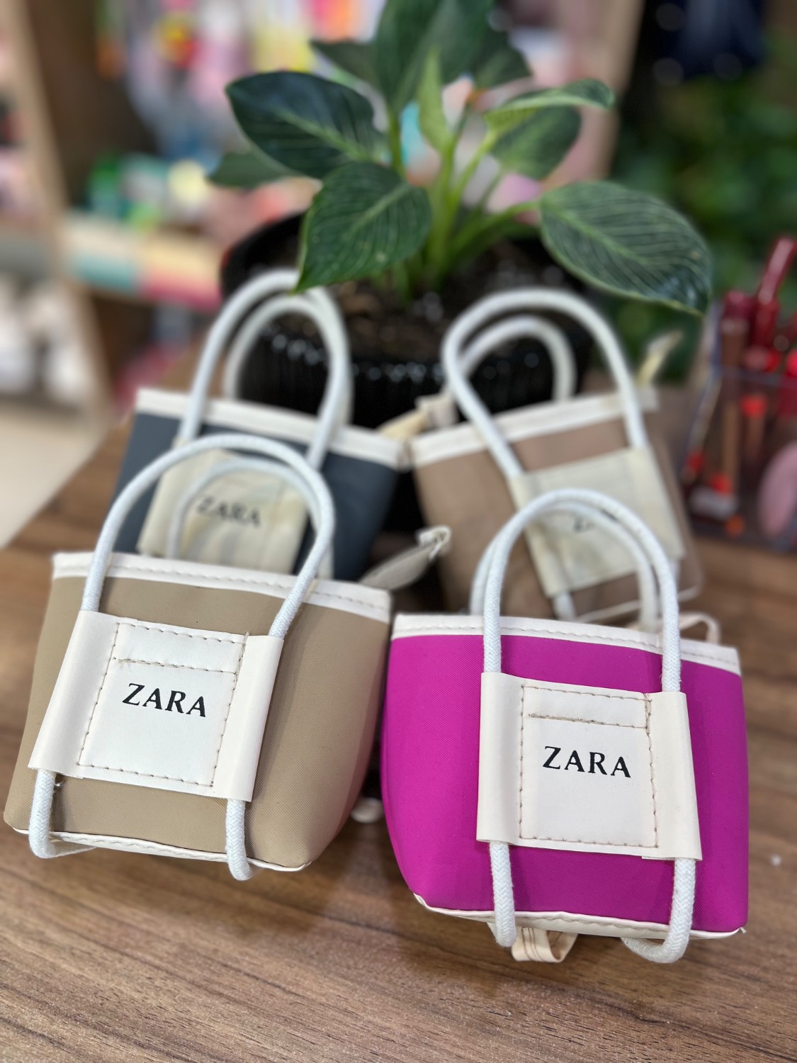 مینی کیف فانتزی کنفی zara